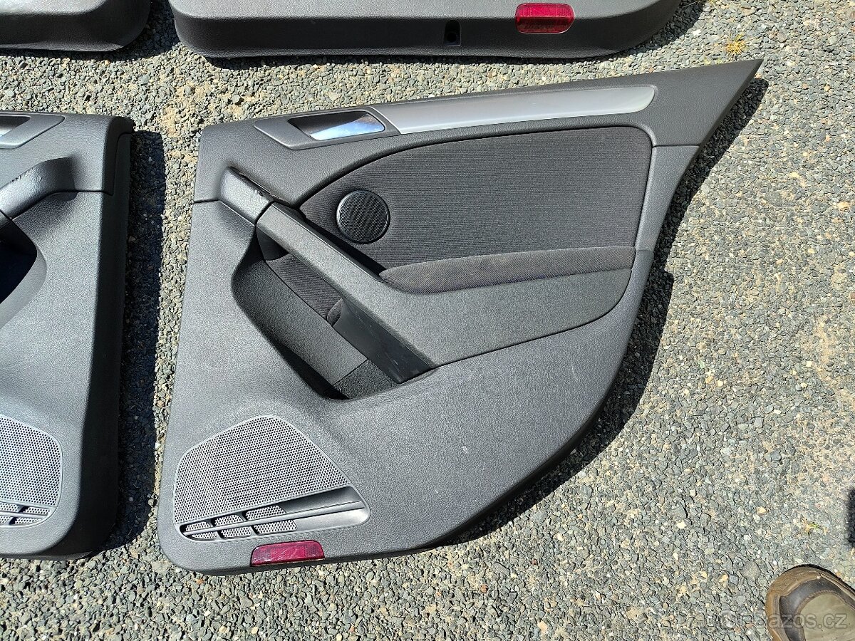 Tapeci, loketka, nářadí Golf VI - 10