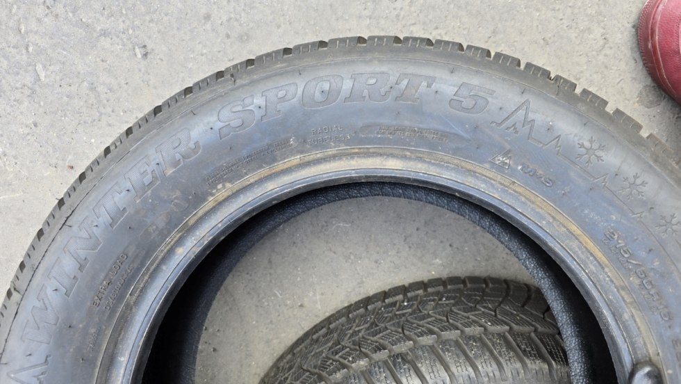 Zimní pneumatika 215/60/16 Dunlop - 10
