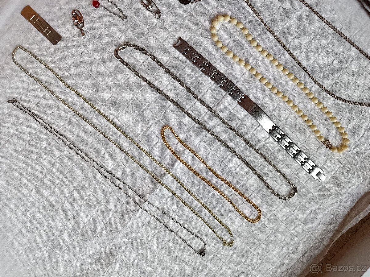 Bižuterie a doplňky. Náramek, řetízek, přívěšky.. - 10