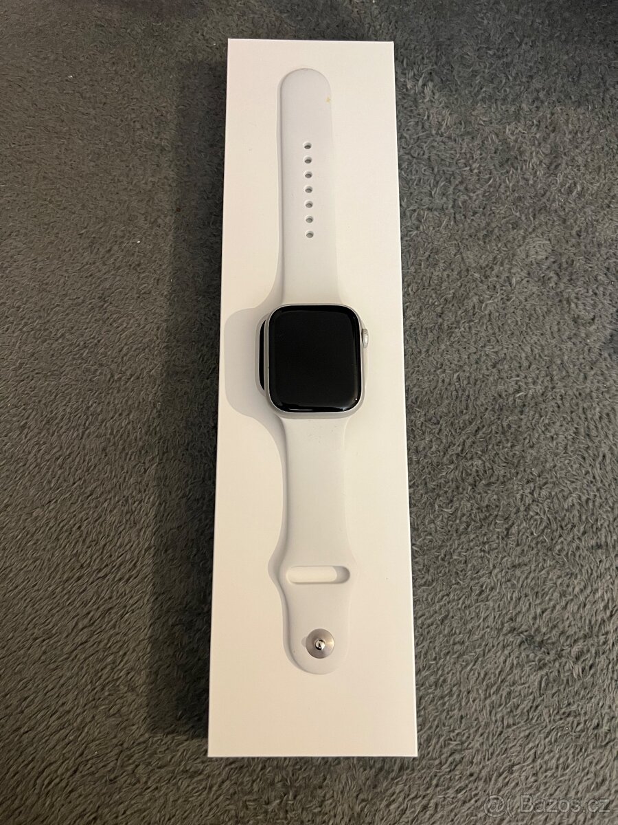 Prodám Apple Watch 8 45mm MINIMUM POŠKOZENI - 10