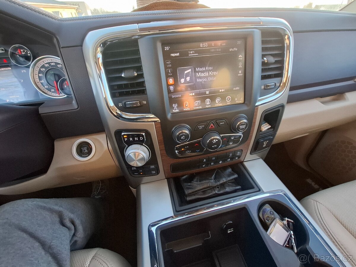 Dodge RAM 1500 5.7 HEMI Laramie - 10