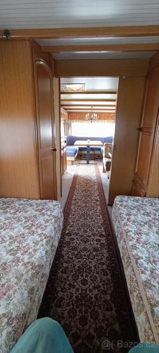 Hobby LandHaus karavan - 10