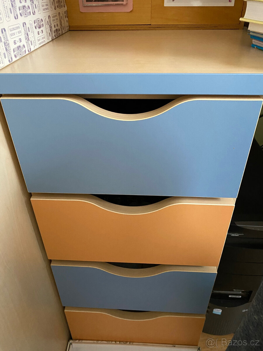 souprava do dětského pokoje s patrovou postelí a knihovnou - 10