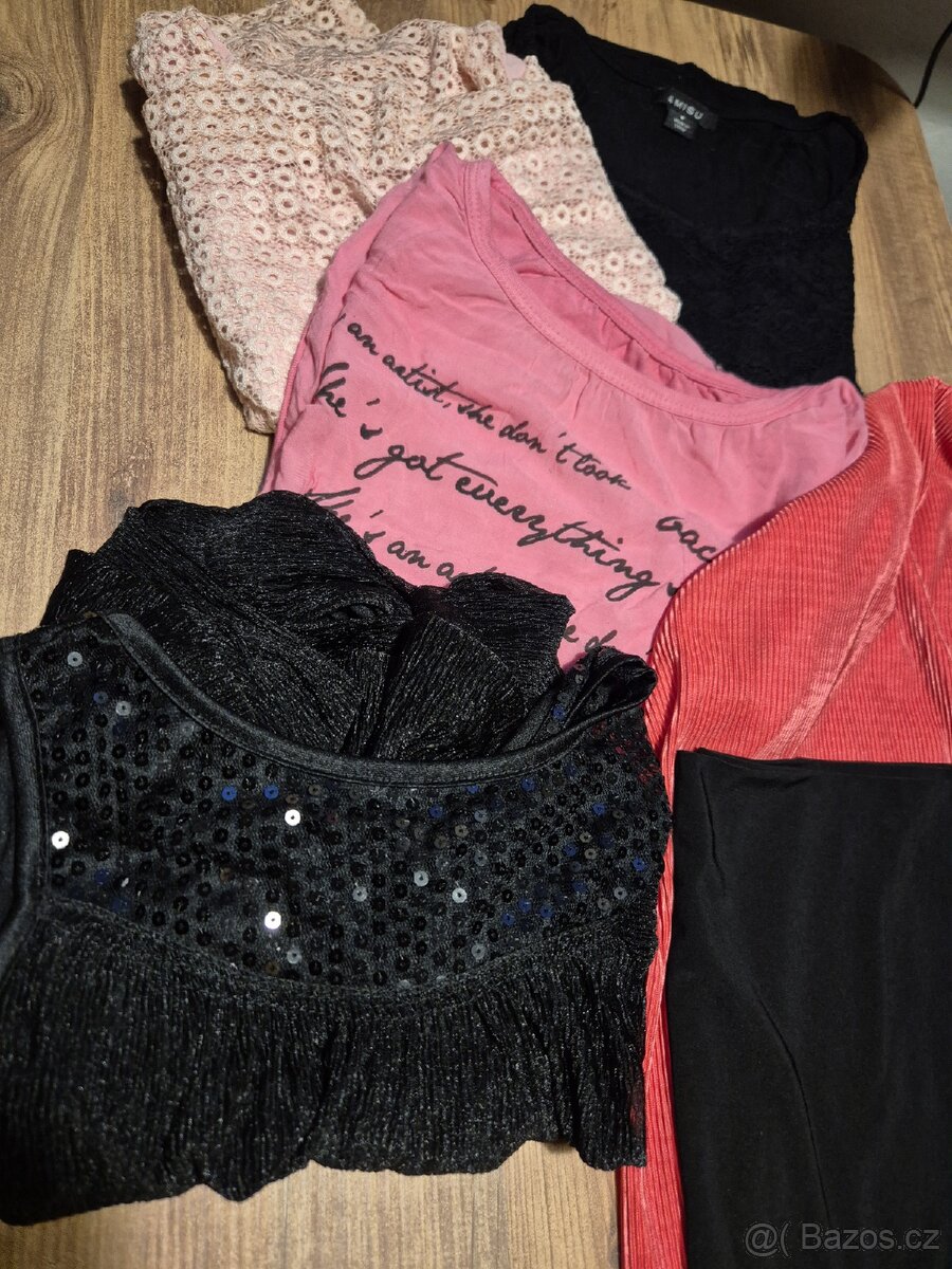 Balíček dámského oblečení velikost S - 10