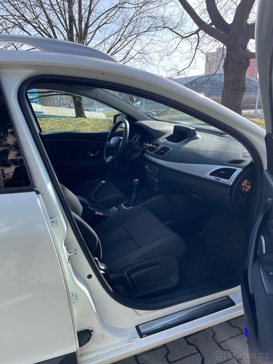 Renault Megane 3 1.5 k9k 2010 rok - 10