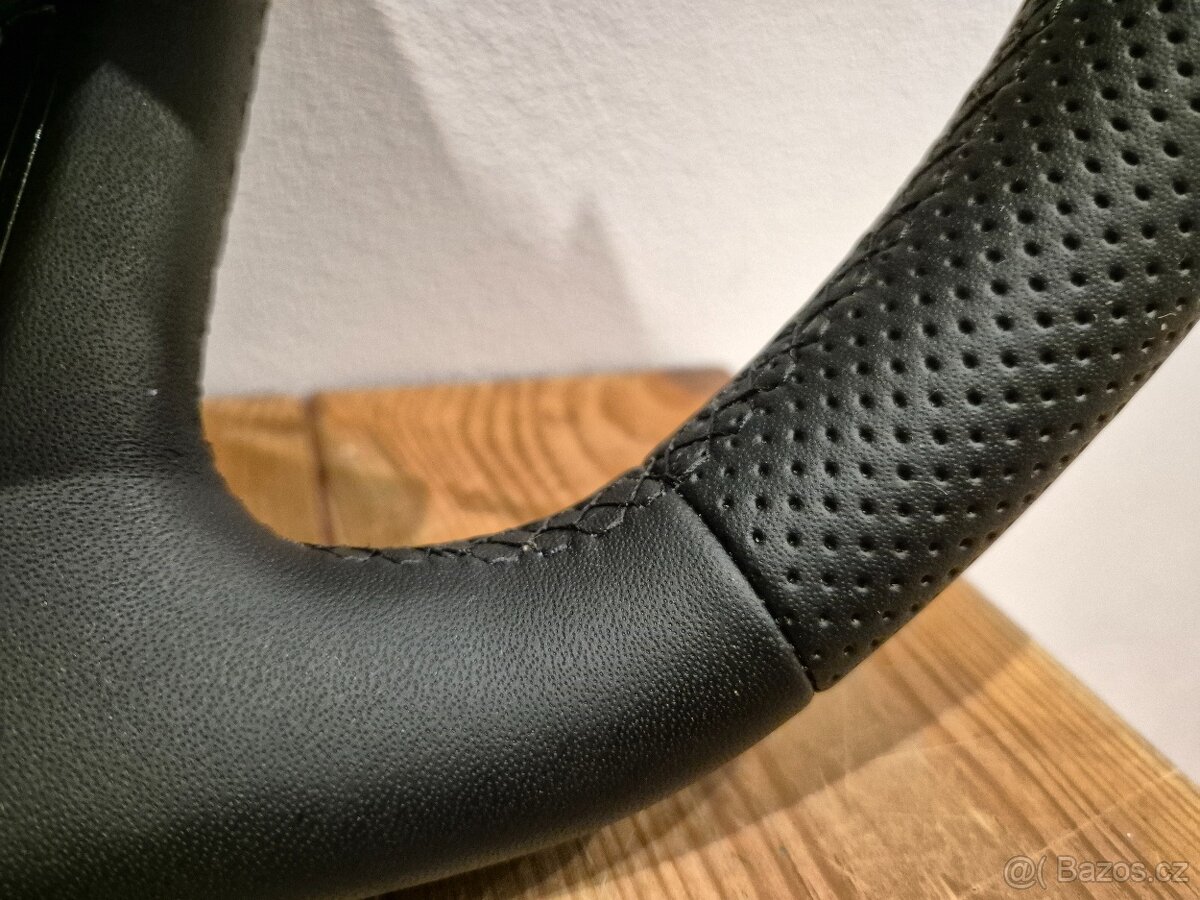 Krásny AUDI MULTIFUNKCNY VOLANT ZKOSENY RS PADLAMI - 10