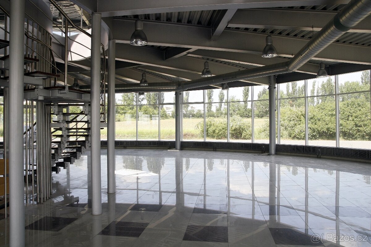 KOMERČNÍ SHOWROOM Staré Město u Uh.Hradiště - 10