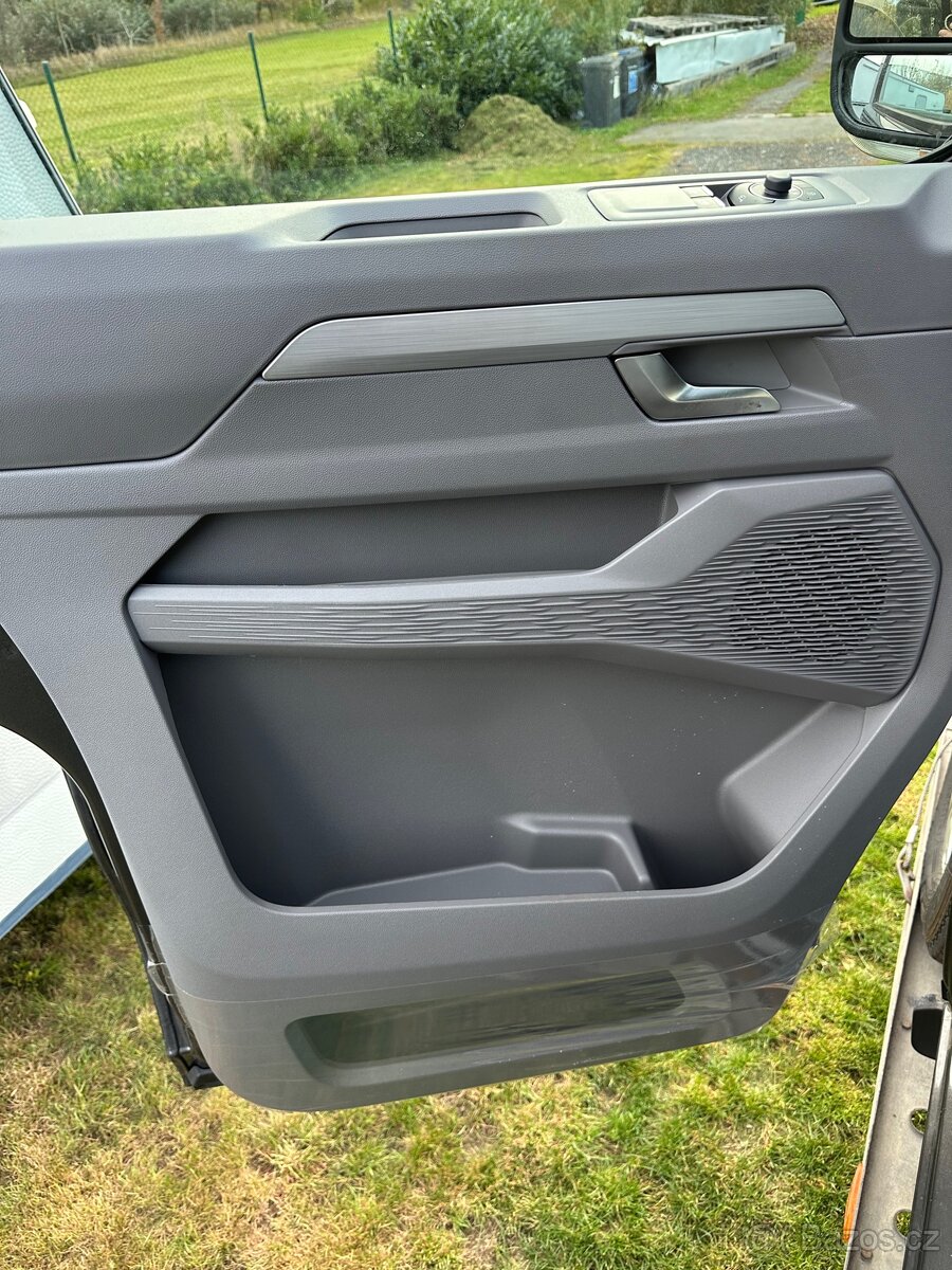 Volkswagen T7 Caravelle - 10