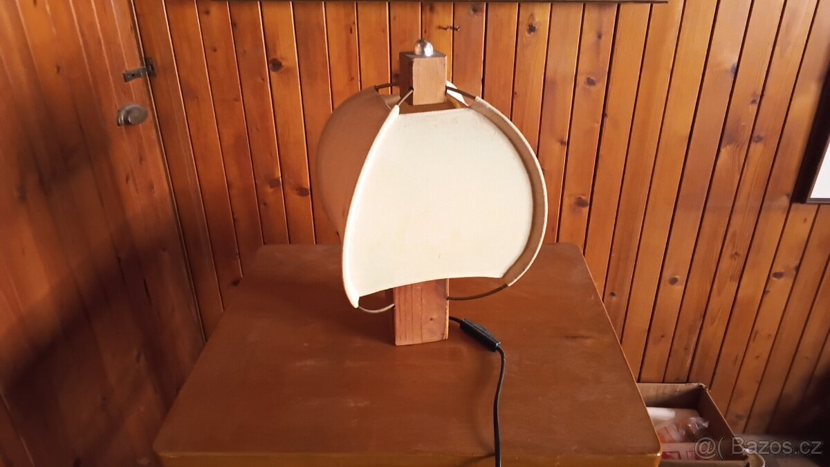 Retro křeslo ,stolky,lékařská vitrína. - 10