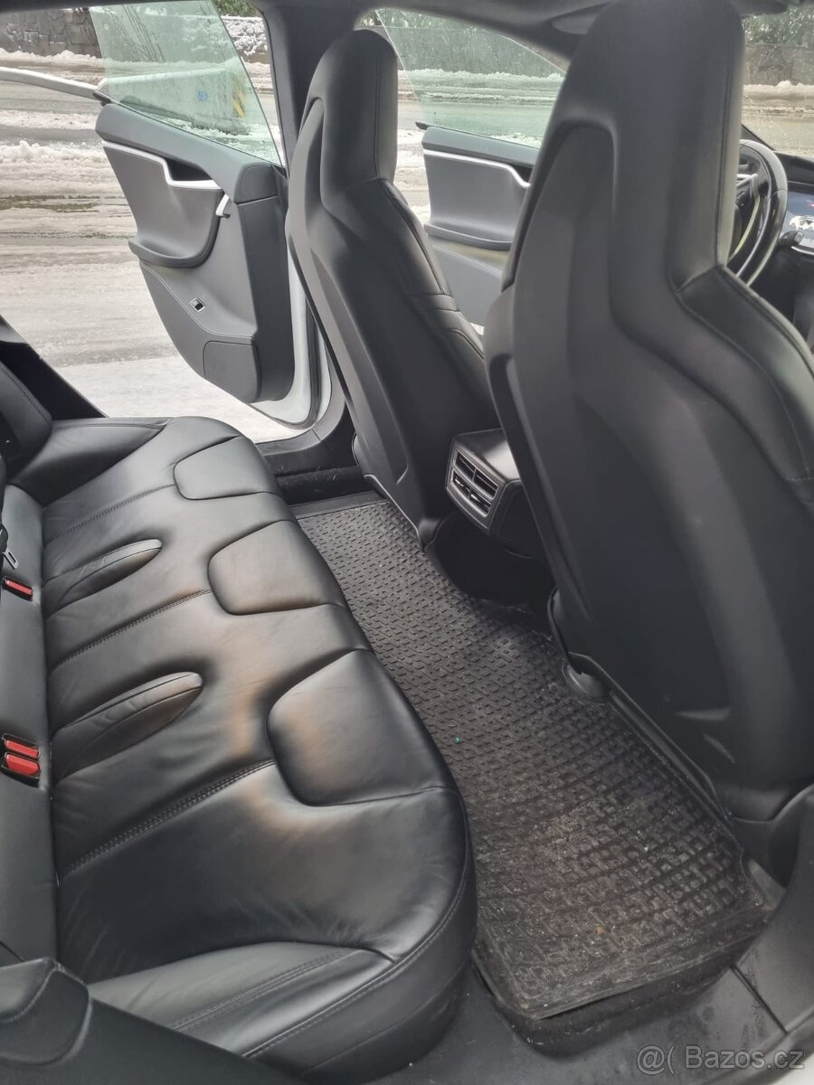 Tesla S Performance - 10