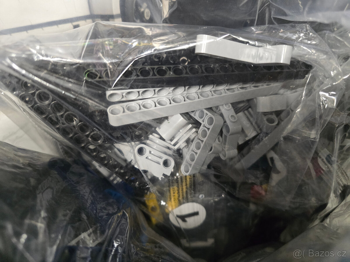 Stavebnice Technic Bugatti Chiron 42083 (náhrada) - 10