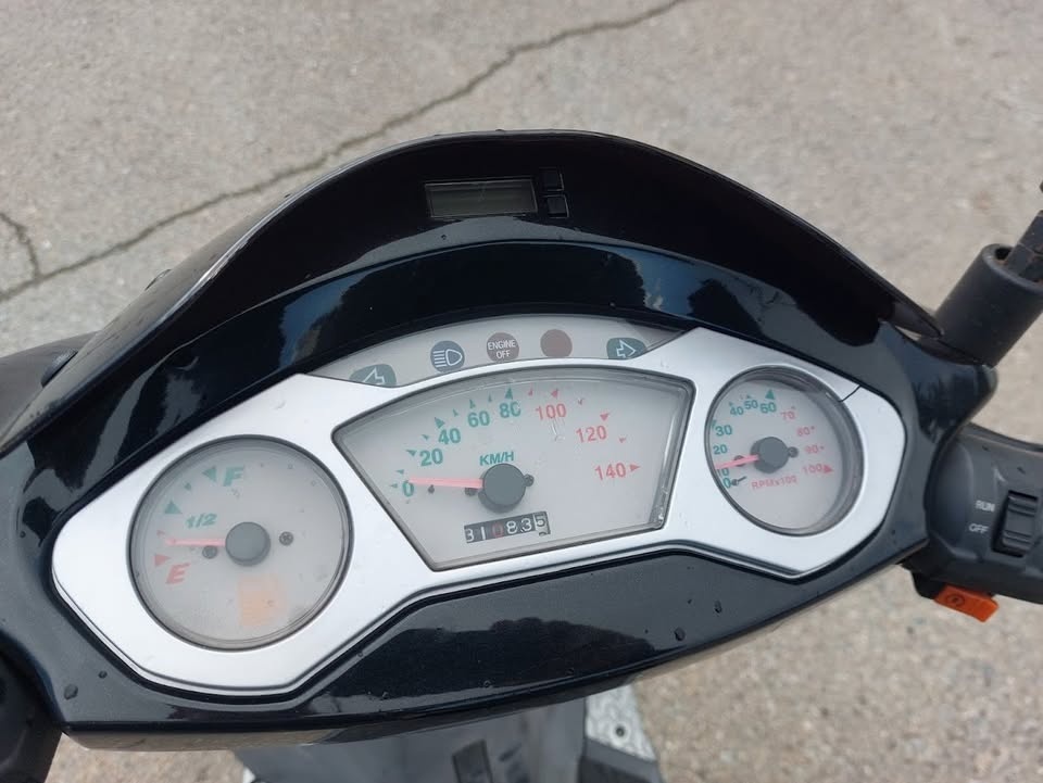 2000 PGO T-REX 125 ccm - 10