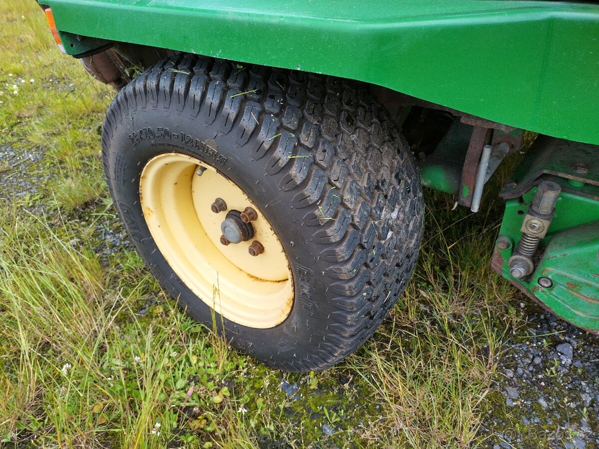 John Deere 1203 vřetenová sekačka - 10