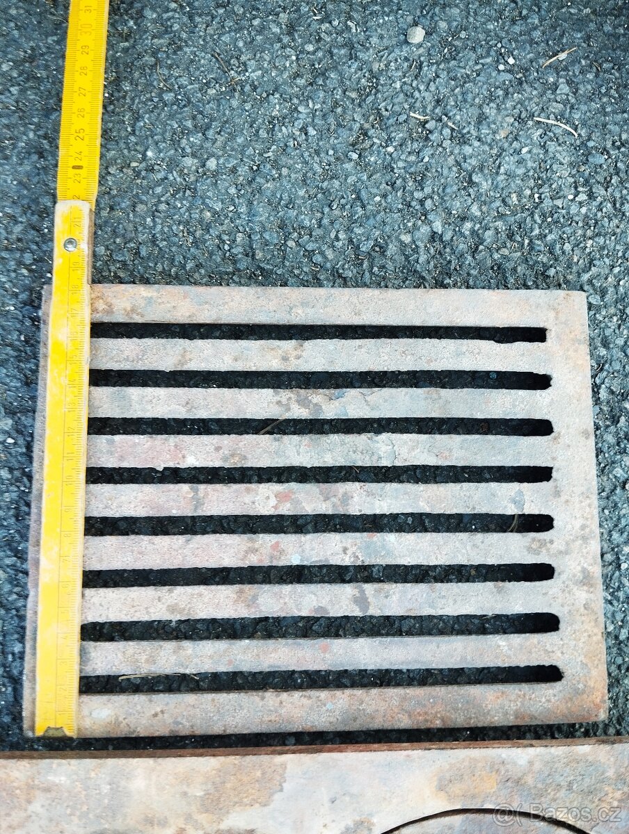 Prodám starožitná dvířka ke kamnům a rošty - 10