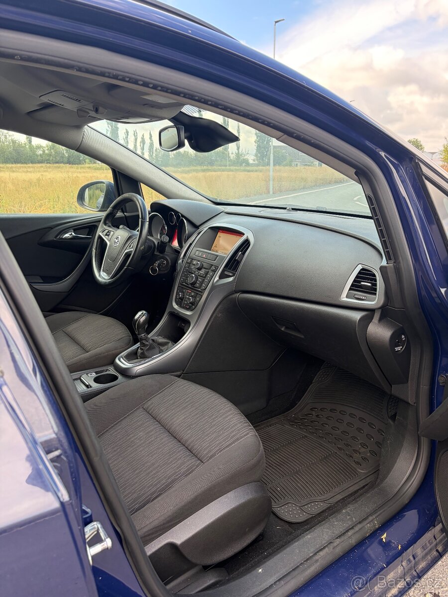 Opel Astra J 1.6 cdti - 10