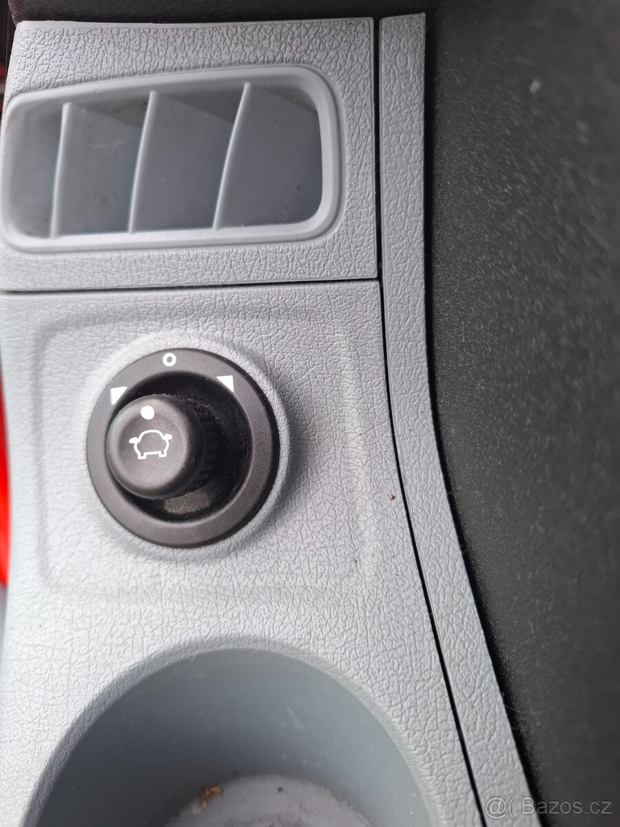 Ford Transit 2,2 TDCi bus 9 míst 92 kw - 10