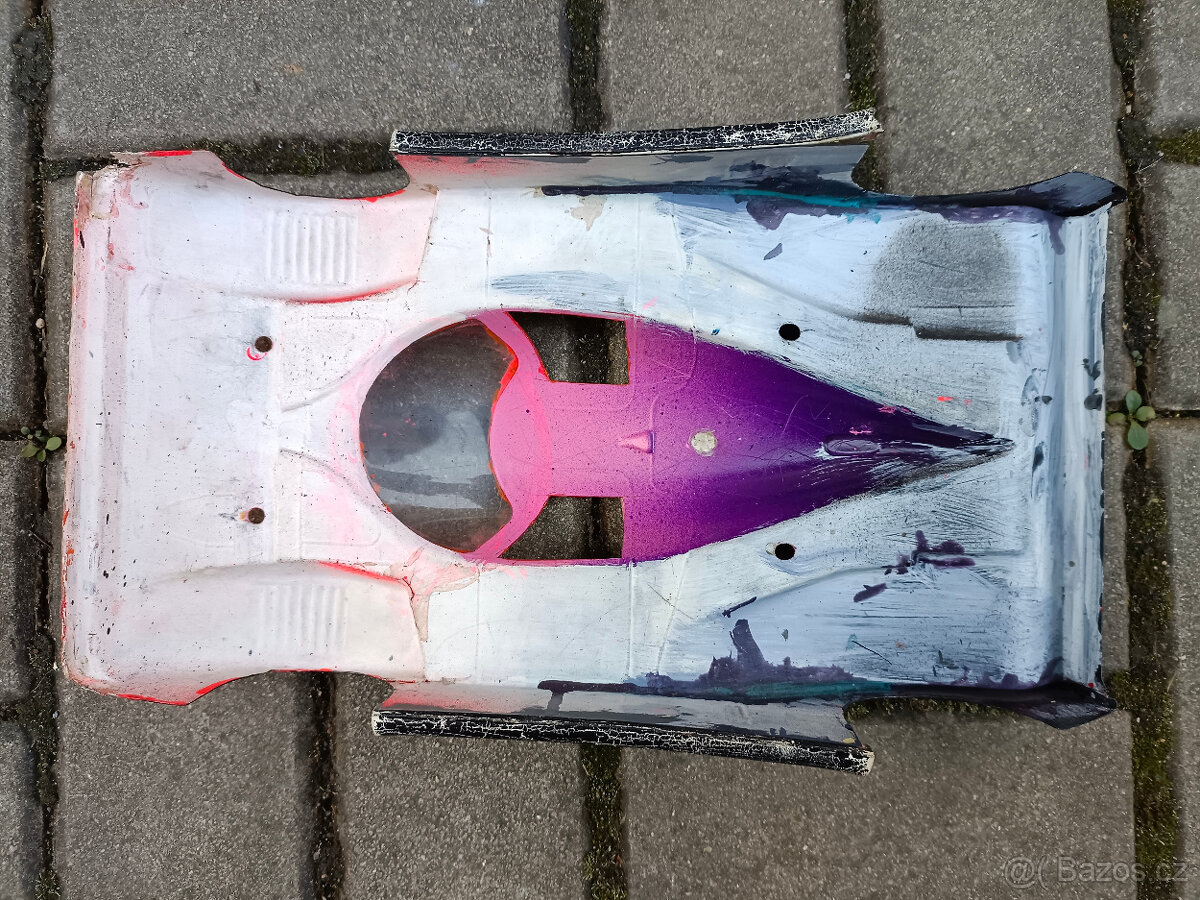 Starší rc auto silniční cestovní dělané na elektro motor - 10