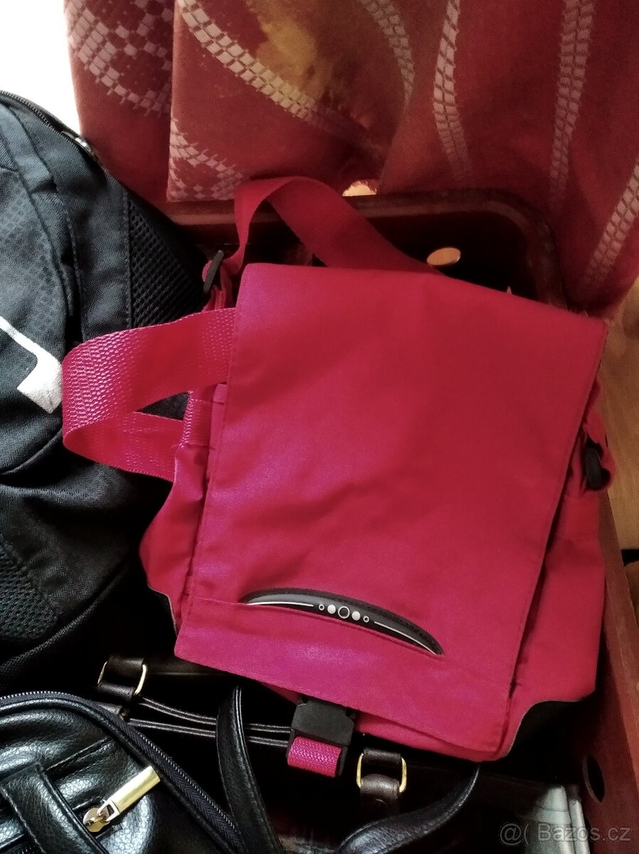 Zvlhcovac vzduchu a batohy - 10