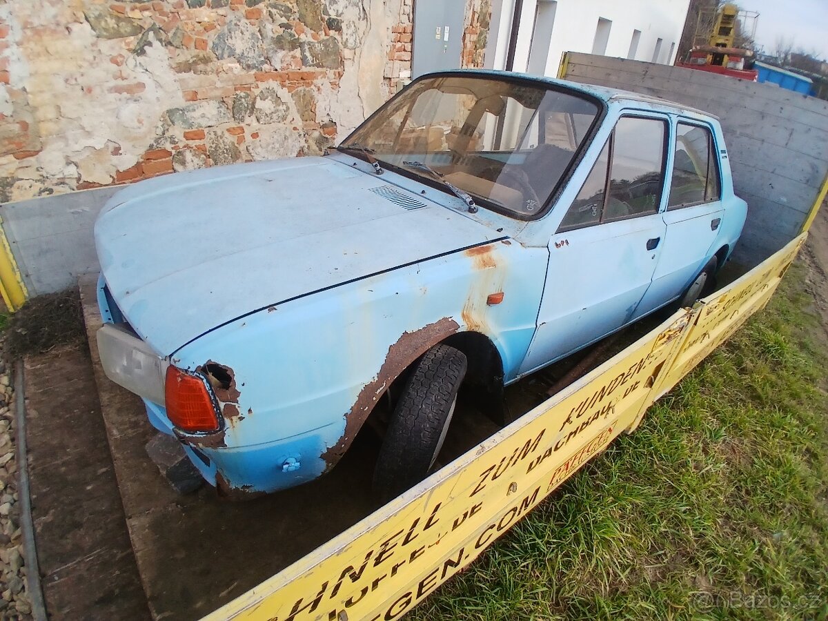 Škoda 105 (asi) - 10