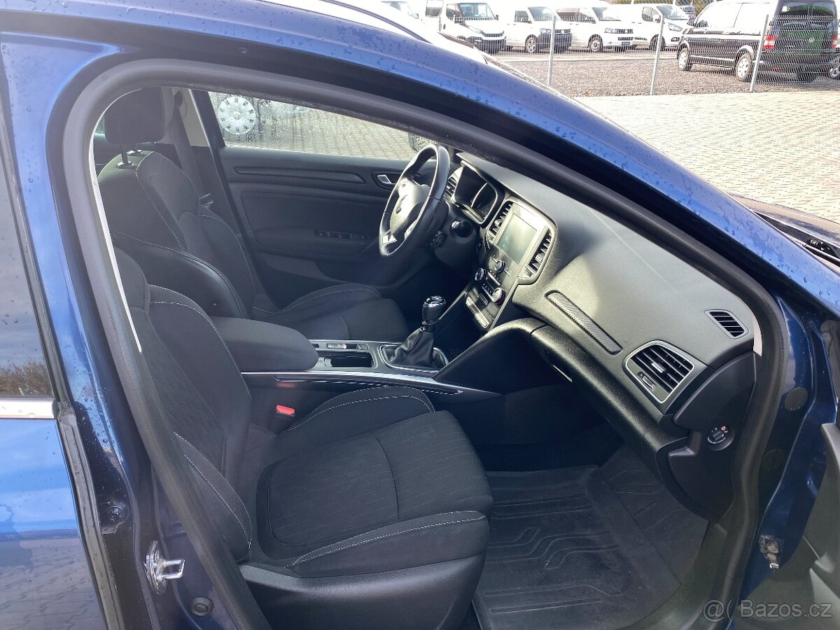 Renault Megane IV LIMITED 1.3 Tce 2020 1. majitel původ ČR - 10