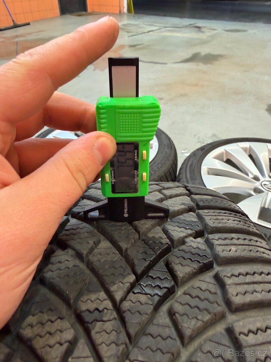 Prodám alu kola +pneu - 10