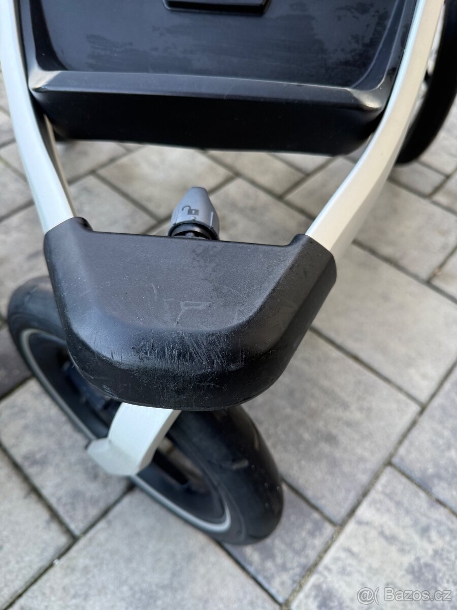 Thule Urban Glide 2 + korba - 10