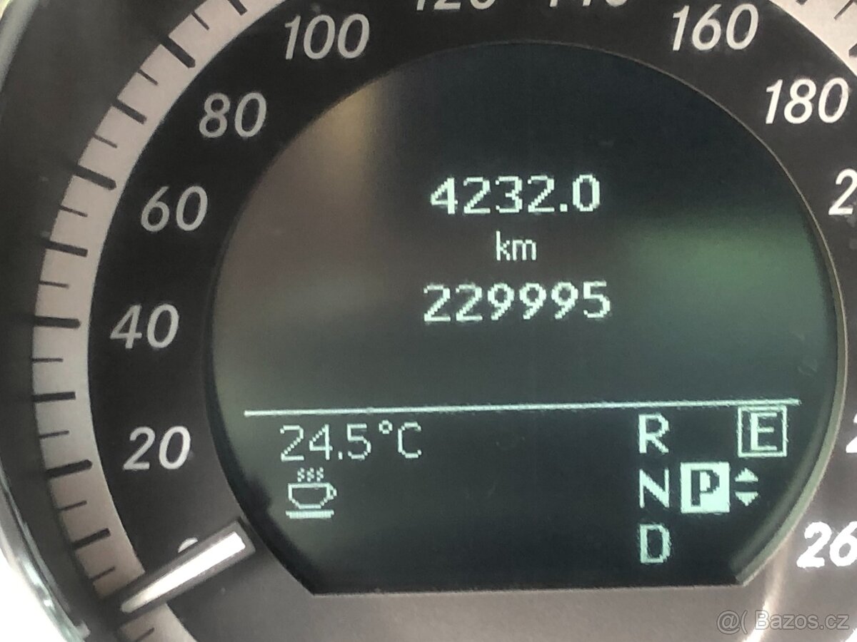 Mercedes E 4x4,3.0 CDI,195kW(265PS),229t.km,Xenony,TOPstav - 10