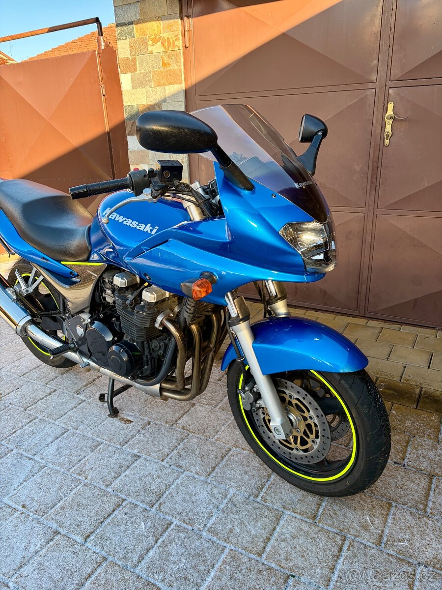Kawasaki ZR-7S - 10