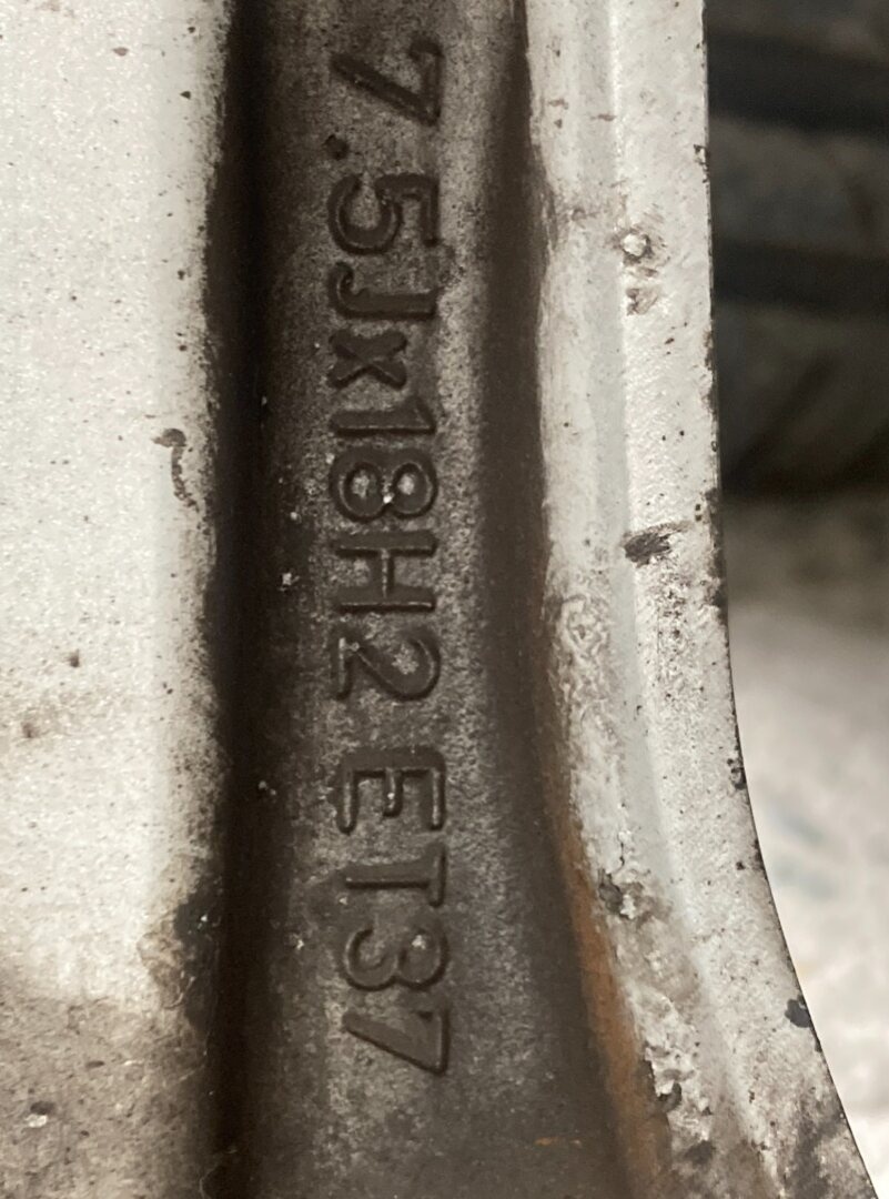 Orig alu AUDI 225/45r18 letní 5mm - 10