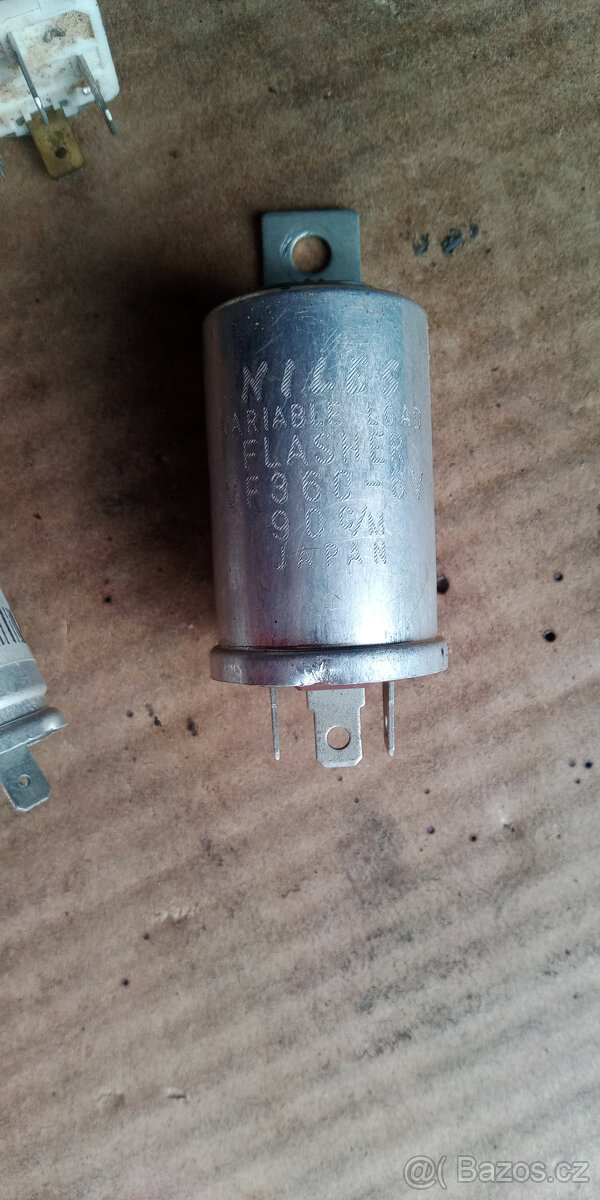 Mix věcí z 6V elekroinstalace - 10