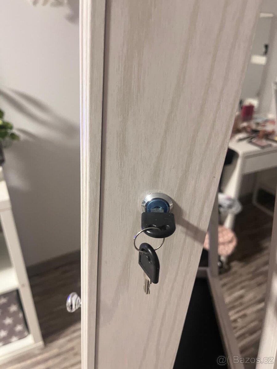 Zrcadlová šperkovnice - 10