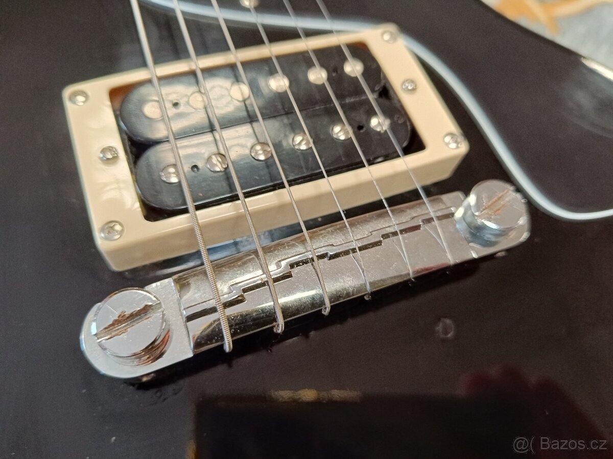 Epiphone Les Paul Junior Electric Guitar - Ebony Black - 10