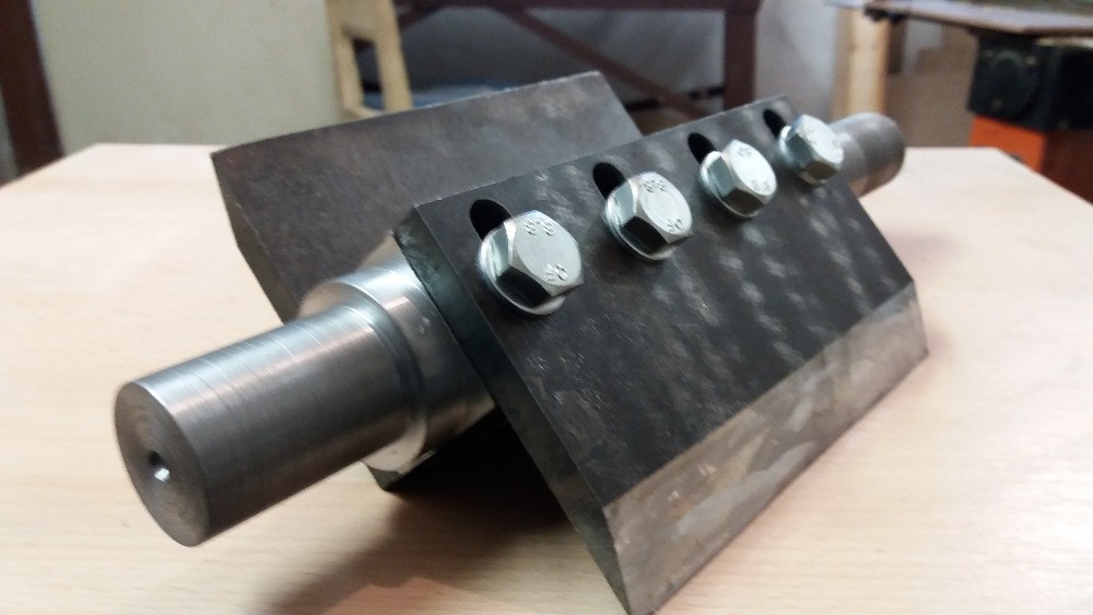 Malý štěpkovač, drtič, špalíkovač - 10