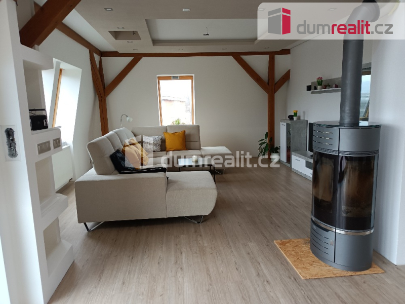 prodej impozantní vícegenerační vily z dob 1. republiky, Ned - 10