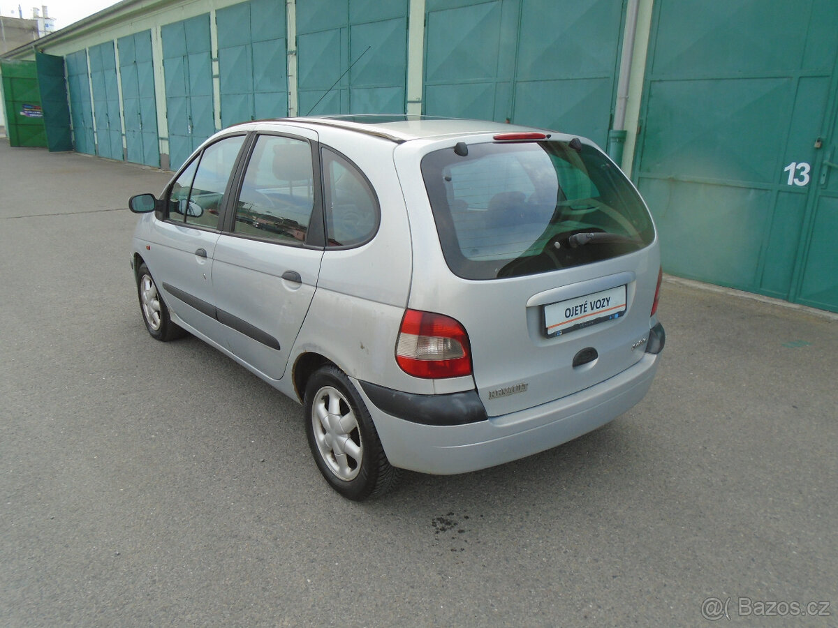 Renault Megane Scenic 1.6 16V - 10