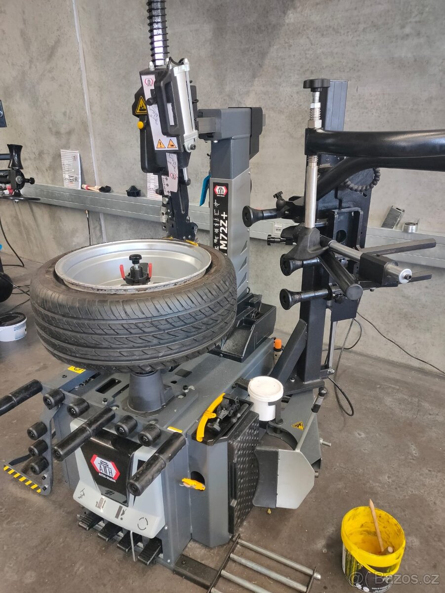 Vybavení autoservisu/pneuservis-zouvačka,vyvažovačka,zvedák - 10