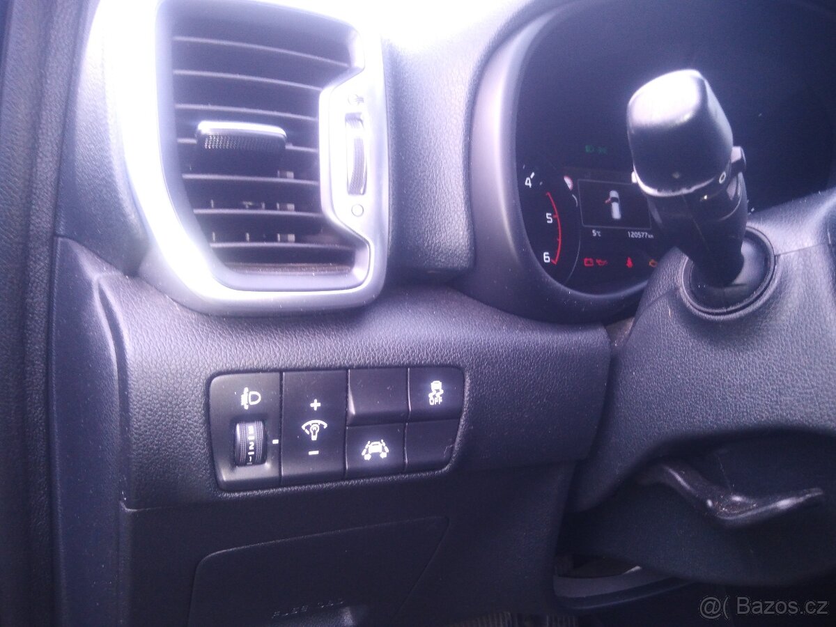 Kia Sportage - 10