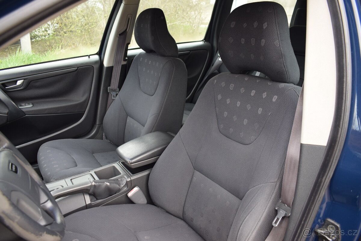 Volvo V70 2,4i AUTOMAT PO SERVISU - 10