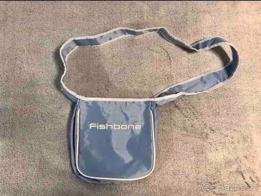 Prodám dámské doplňky(šály,čepice,kabelky,hodinky) - 10