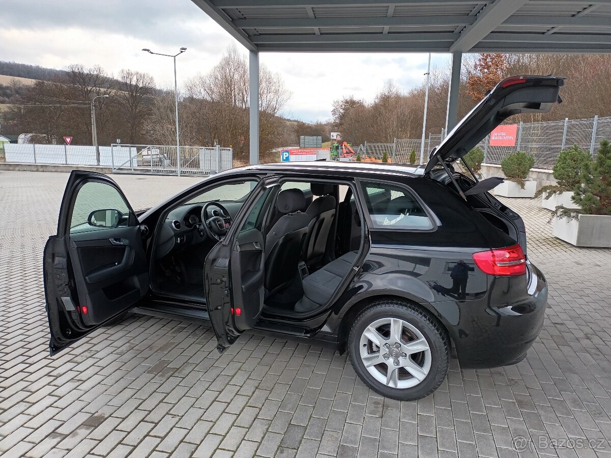 Audi A3 1,6 TDI,XENON,VÝHŘEV, Sportba - 10
