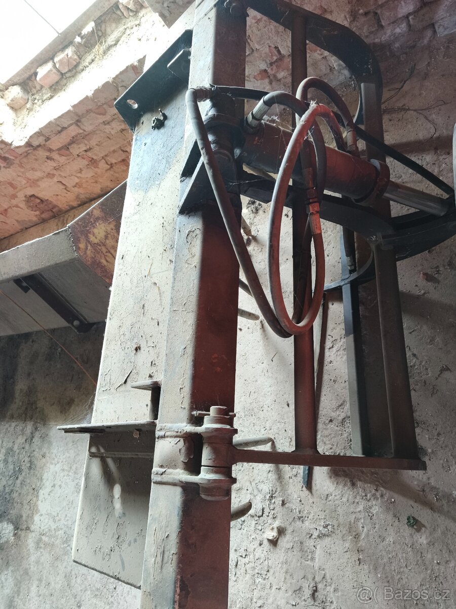 Hladká lopata, zubatá unc, locust - 10