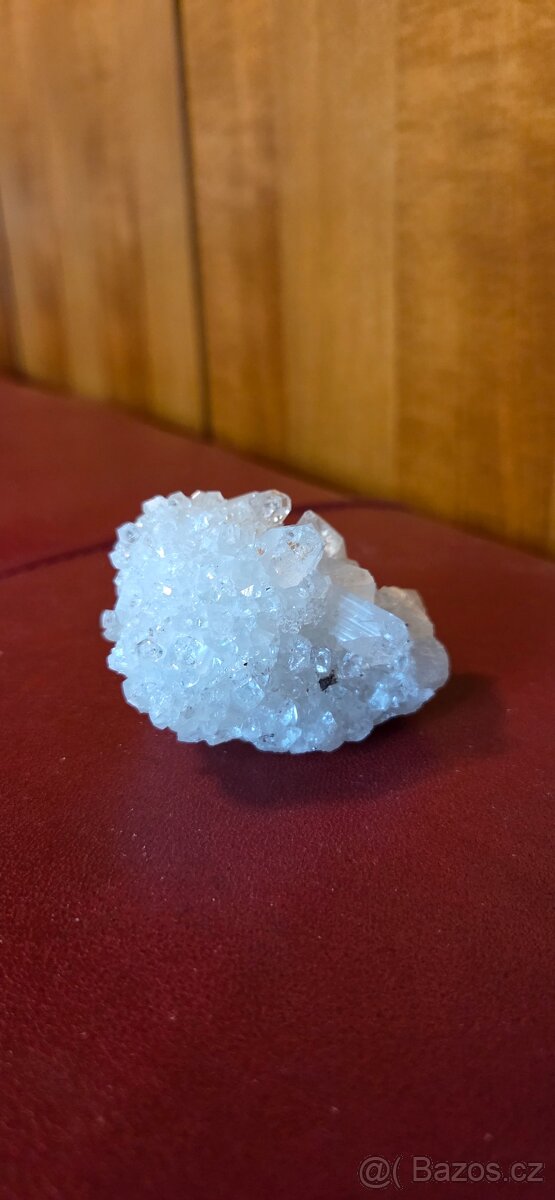 Prodám 2 kusy křišťálové drúzy z Brazílie - 10