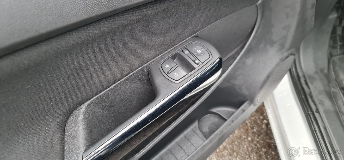 Opel Corsa 1.3 cdti 120 t km extra výbava - 10
