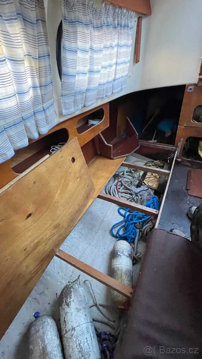 Loď s vlekem bez Tp - 10