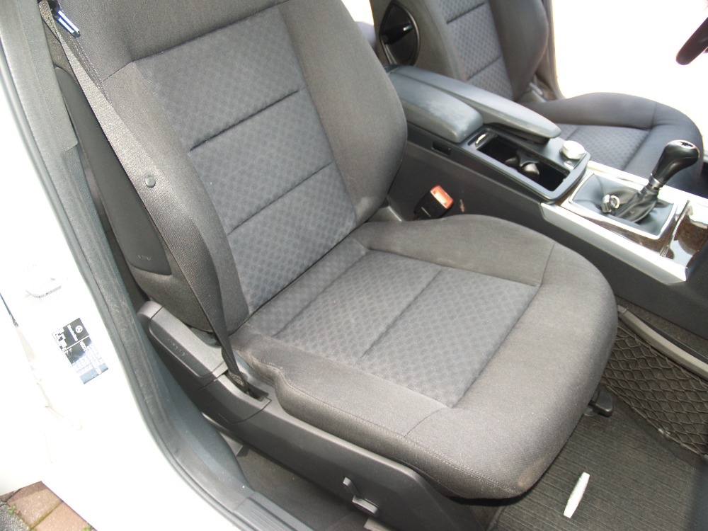 Mercedes E 200CDI, manuál - 10