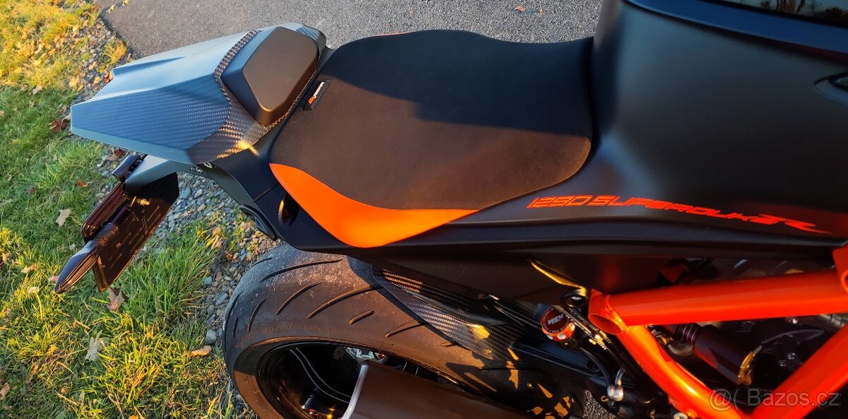 KTM 1290 Super Duke R - top stav, 9t/km - 10