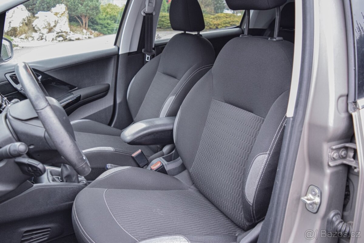 Peugeot 208 1.2 Active 2015 - 10