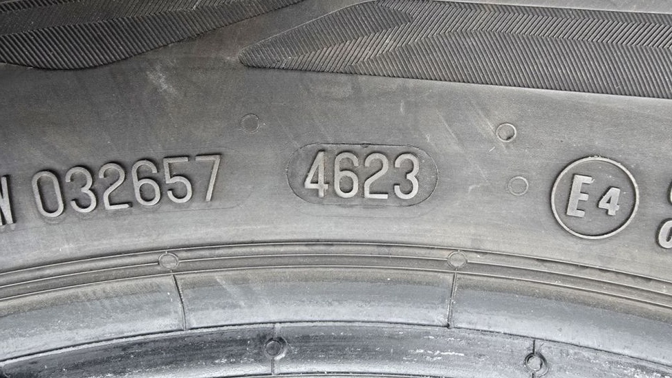 Letní pneu 215/55/17 Continental - 10