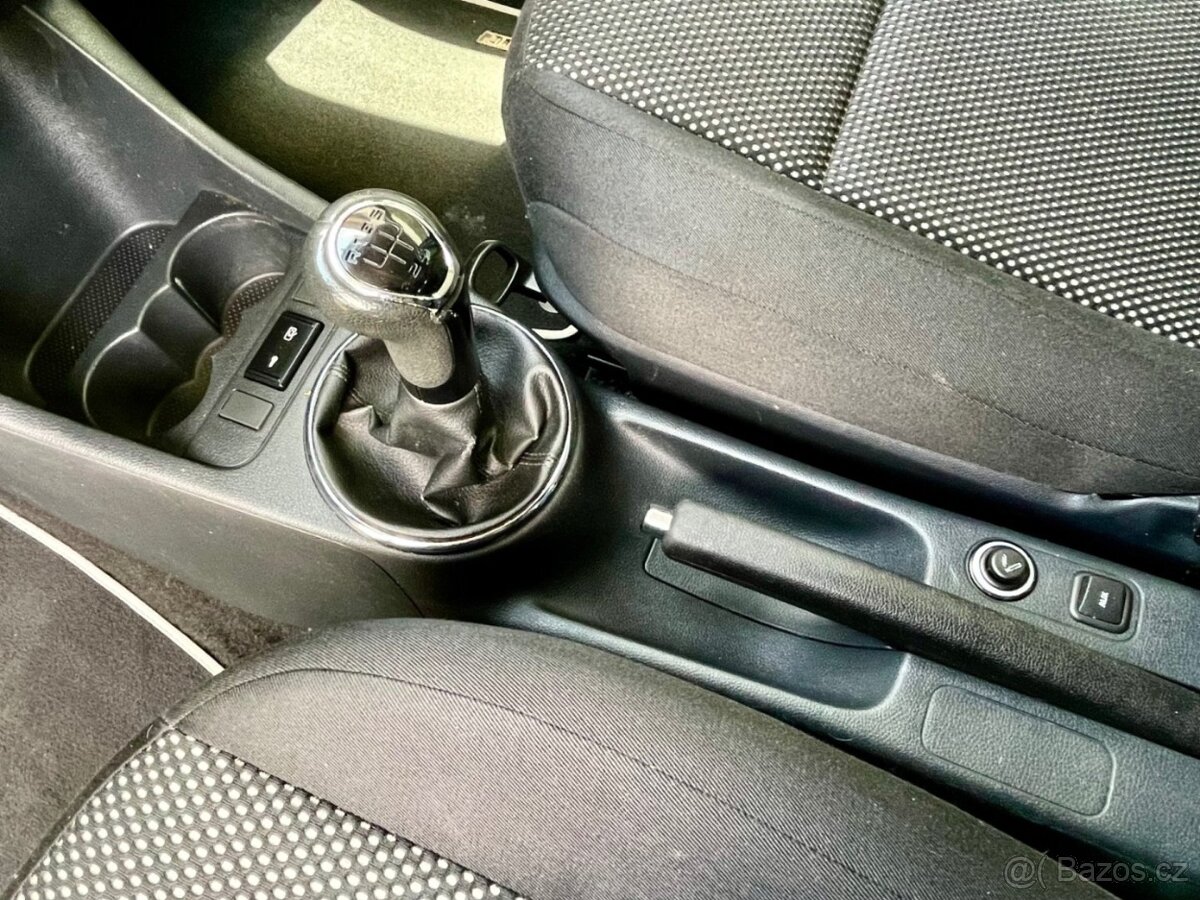 Škoda Roomster 1.2 TSi Scout - 10