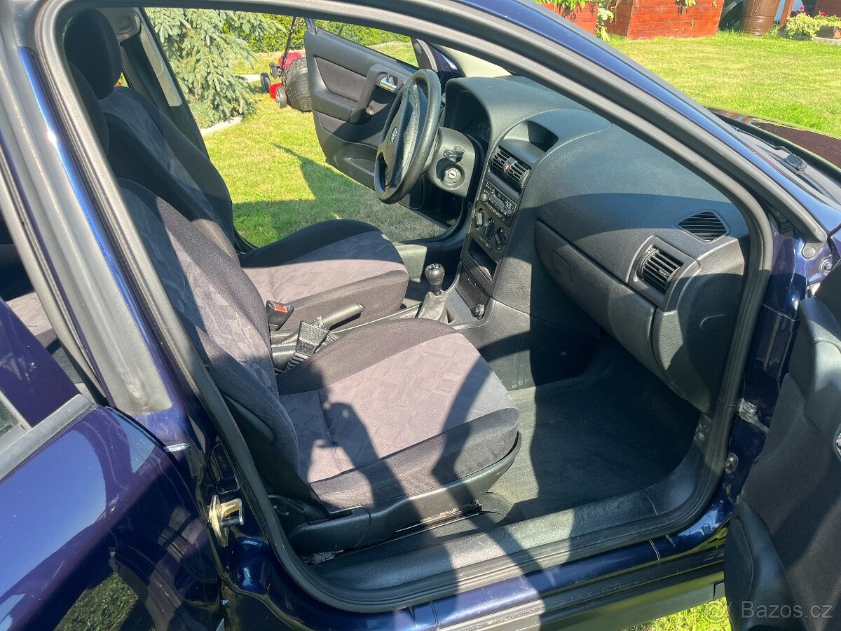 Opel Astra G 1.6i - 10